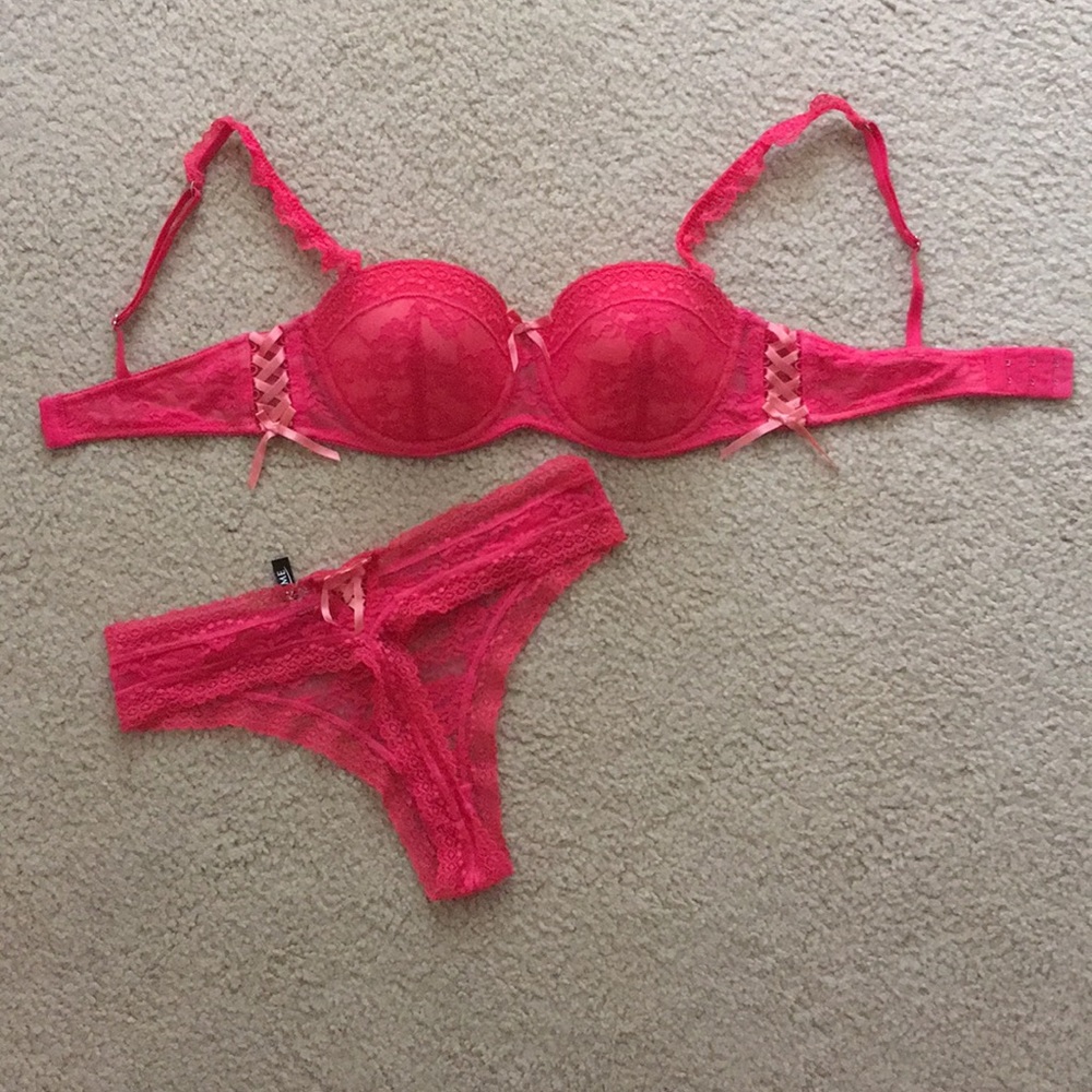 Adore Me Lace Bra & Panty Set 34C and Medium